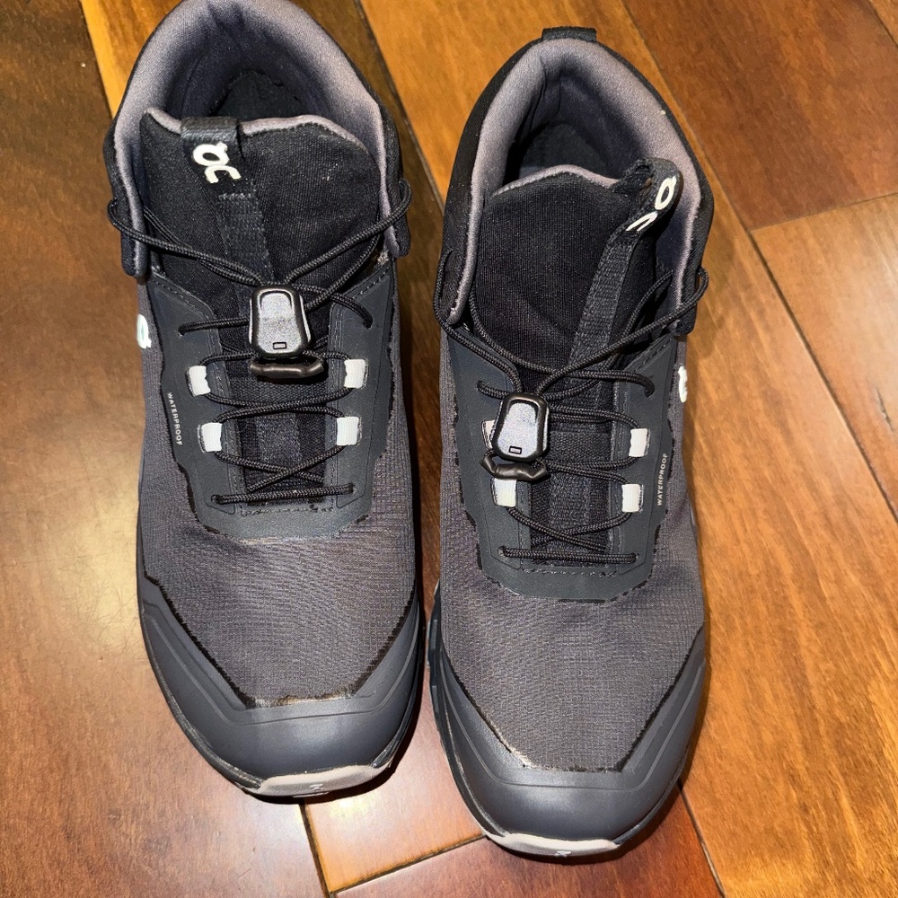 On Cloud Cloudhero Mid Waterproof Size 5.5Y. New Without box.